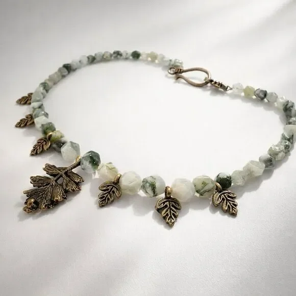 TERRA GEMMS Signature Tree Agate & Oak Leaf Nature Necklace - Picture 3 of 3